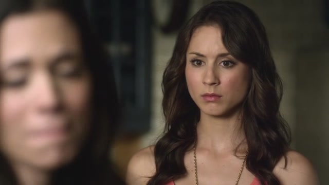 VampireDiariesWorld-dot-org_PrettyLittleLiarsS03E03-0815.jpg