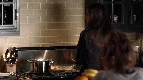 VampireDiariesWorld-dot-org_PrettyLittleLiars3x19-0967.jpg