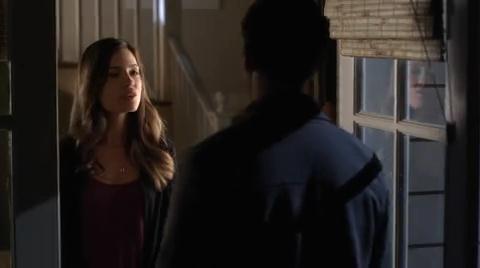 VampireDiariesWorld-dot-org_PrettyLittleLiars3x19-0992.jpg