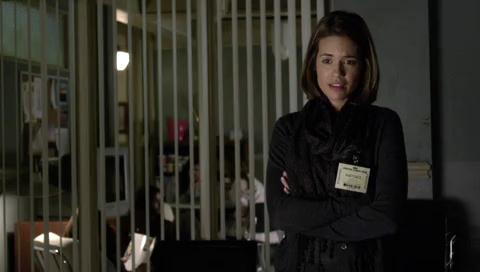 VampireDiariesWorld-dot-org_PrettyLittleLiars3x22-0719.jpg