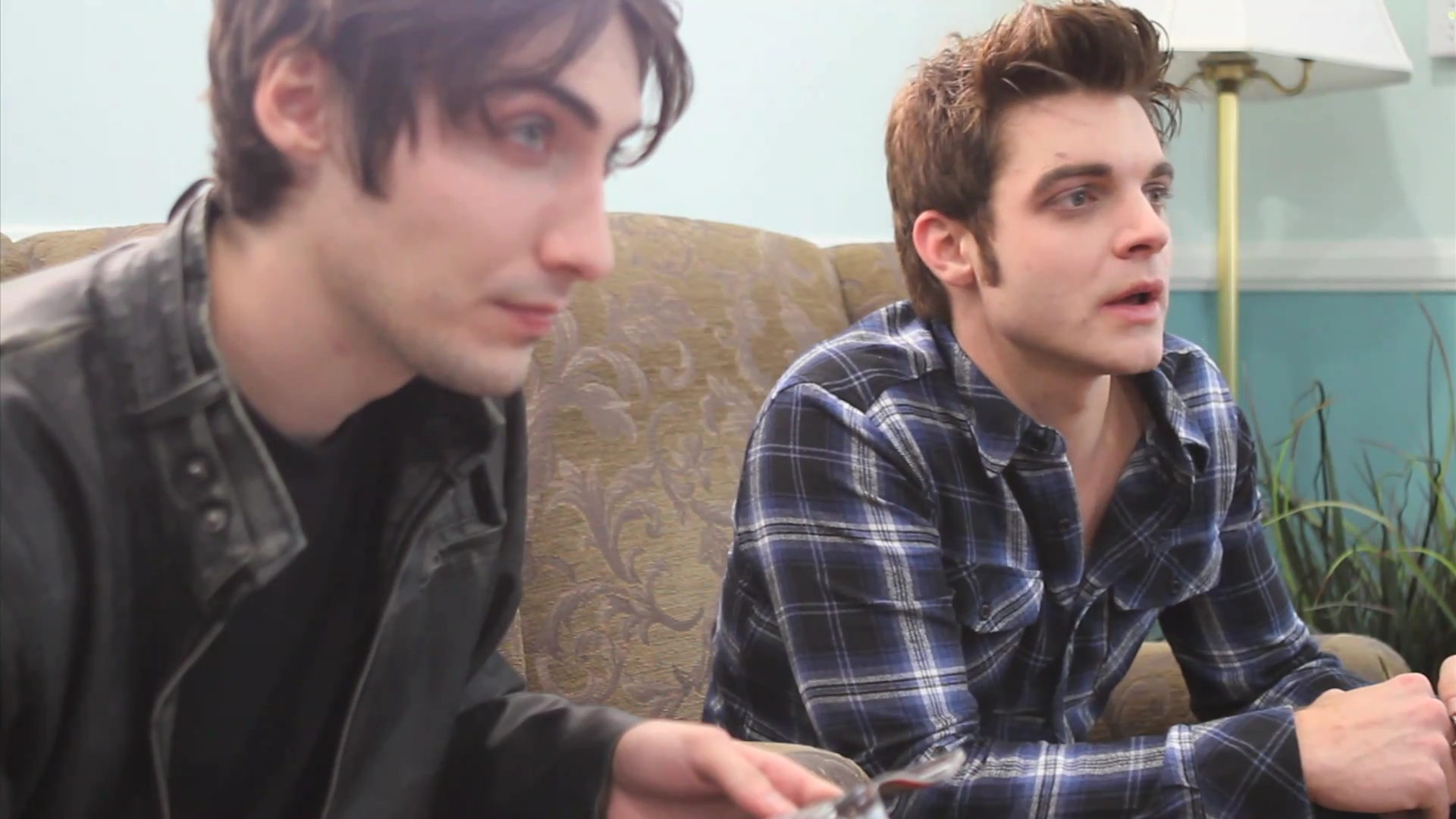 VampireDiariesWorld_dot_org-TheHillywoodShowParady0261.png