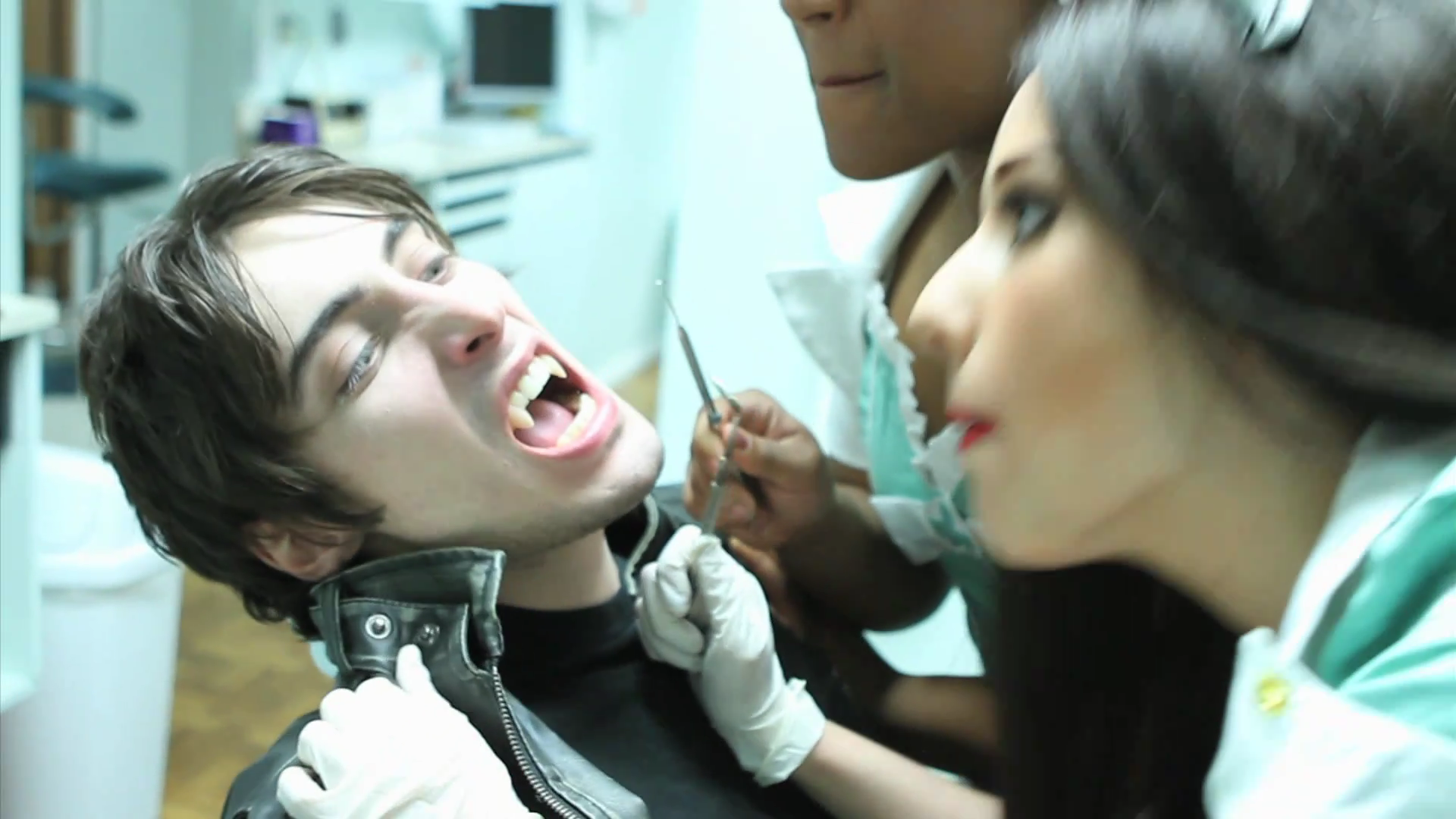 VampireDiariesWorld_dot_org-TheHillywoodShowParody0865.png