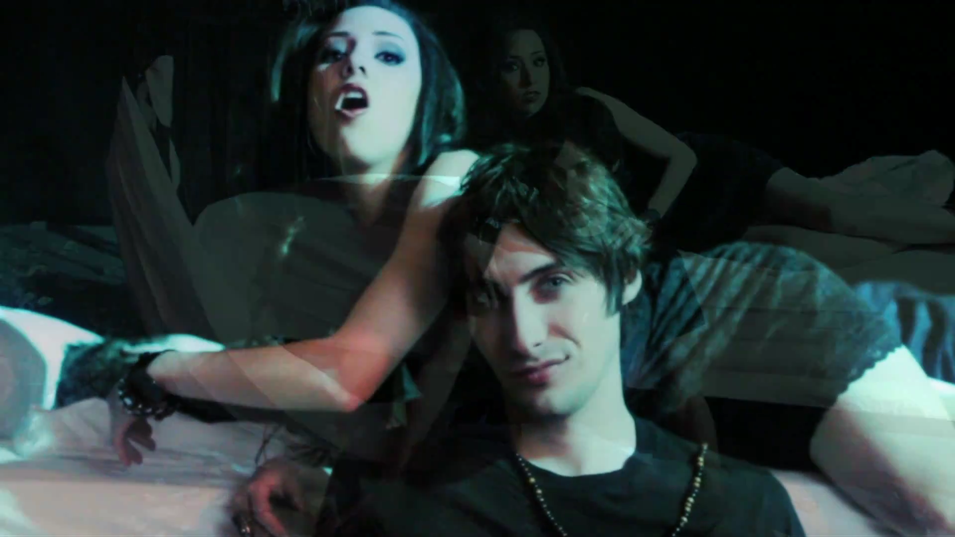 VampireDiariesWorld_dot_org-TheHillywoodShowParody0923.png
