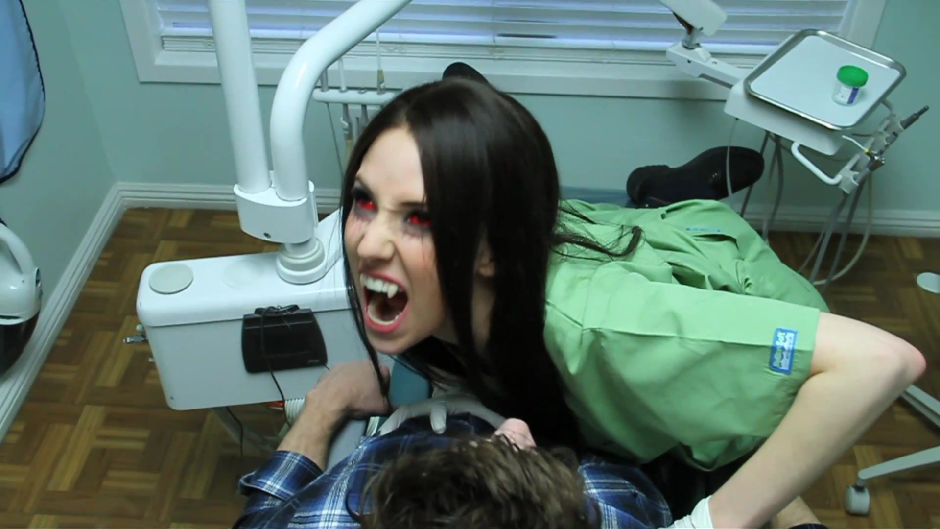VampireDiariesWorld_dot_org-TheHillywoodShowParody1122.png