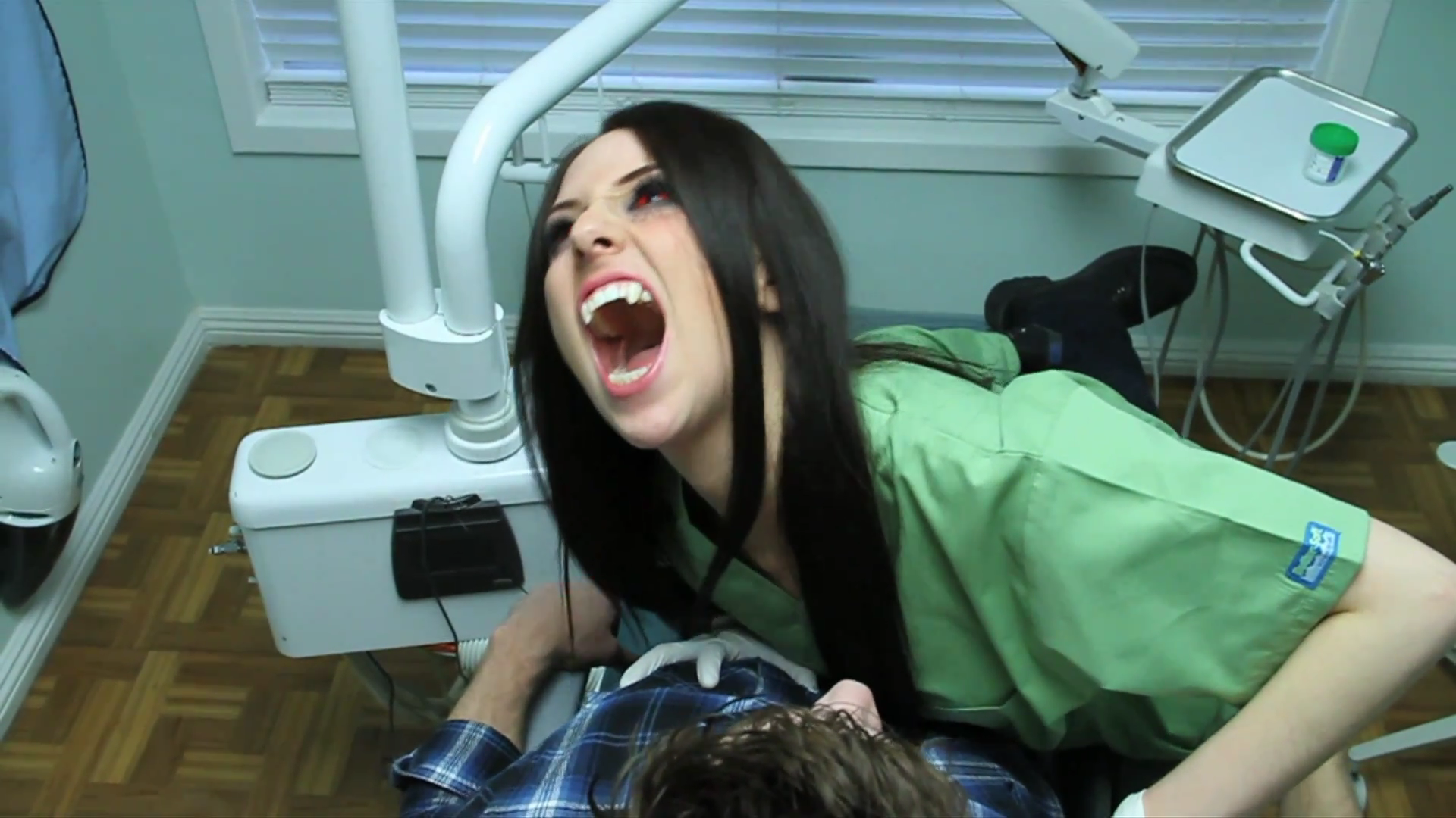 VampireDiariesWorld_dot_org-TheHillywoodShowParody1126.png