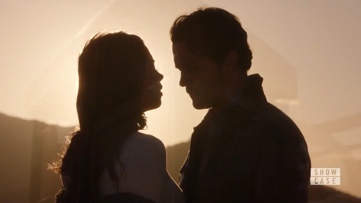 VampireDiariesworld-dot-nl_RoswellNewMexico1x01-1972.jpg