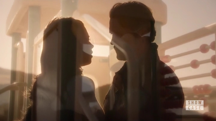 VampireDiariesworld-dot-nl_RoswellNewMexico1x01-1973.jpg