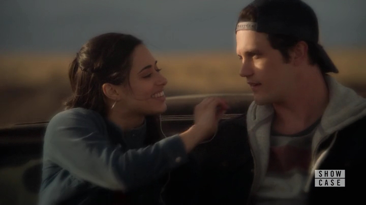 VampireDiariesworld-dot-nl_RoswellNewMexico1x01-1994.jpg