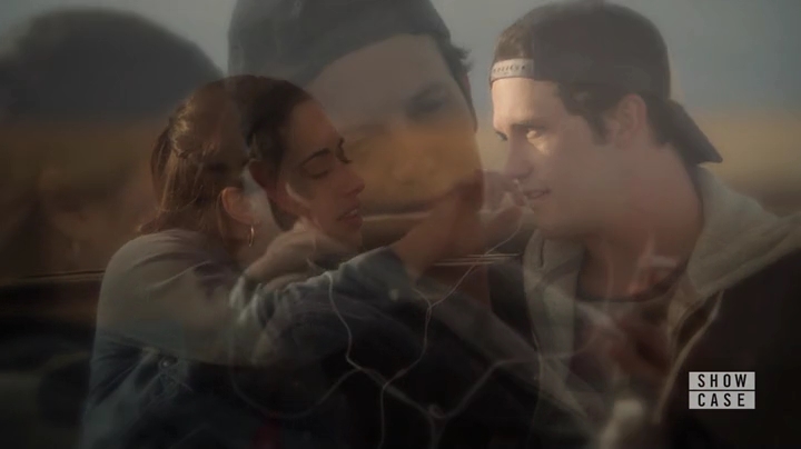 VampireDiariesworld-dot-nl_RoswellNewMexico1x01-1996.jpg
