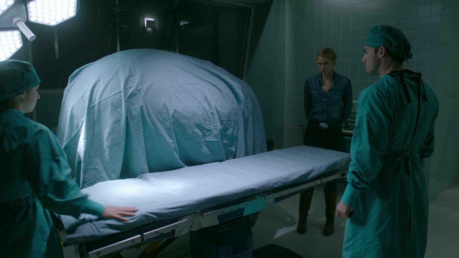 VampireDiariesWorld-dot-nl_RoswellNewMexico2x05-1941.jpg