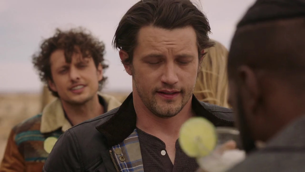 VampireDiariesWorld-dot-nl_RoswellNewMexico3x13-2015.jpg