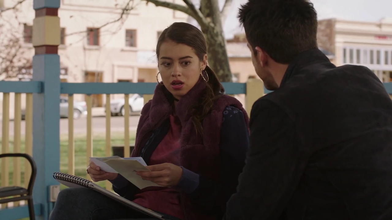 VampireDiariesWorld-dot-nl_RoswellNewMexico3x13-2052.jpg