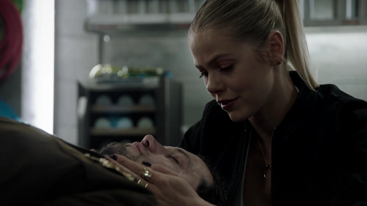 VampireDiariesWorld-dot-nl_RoswellNewMexico4x09-1257.jpg