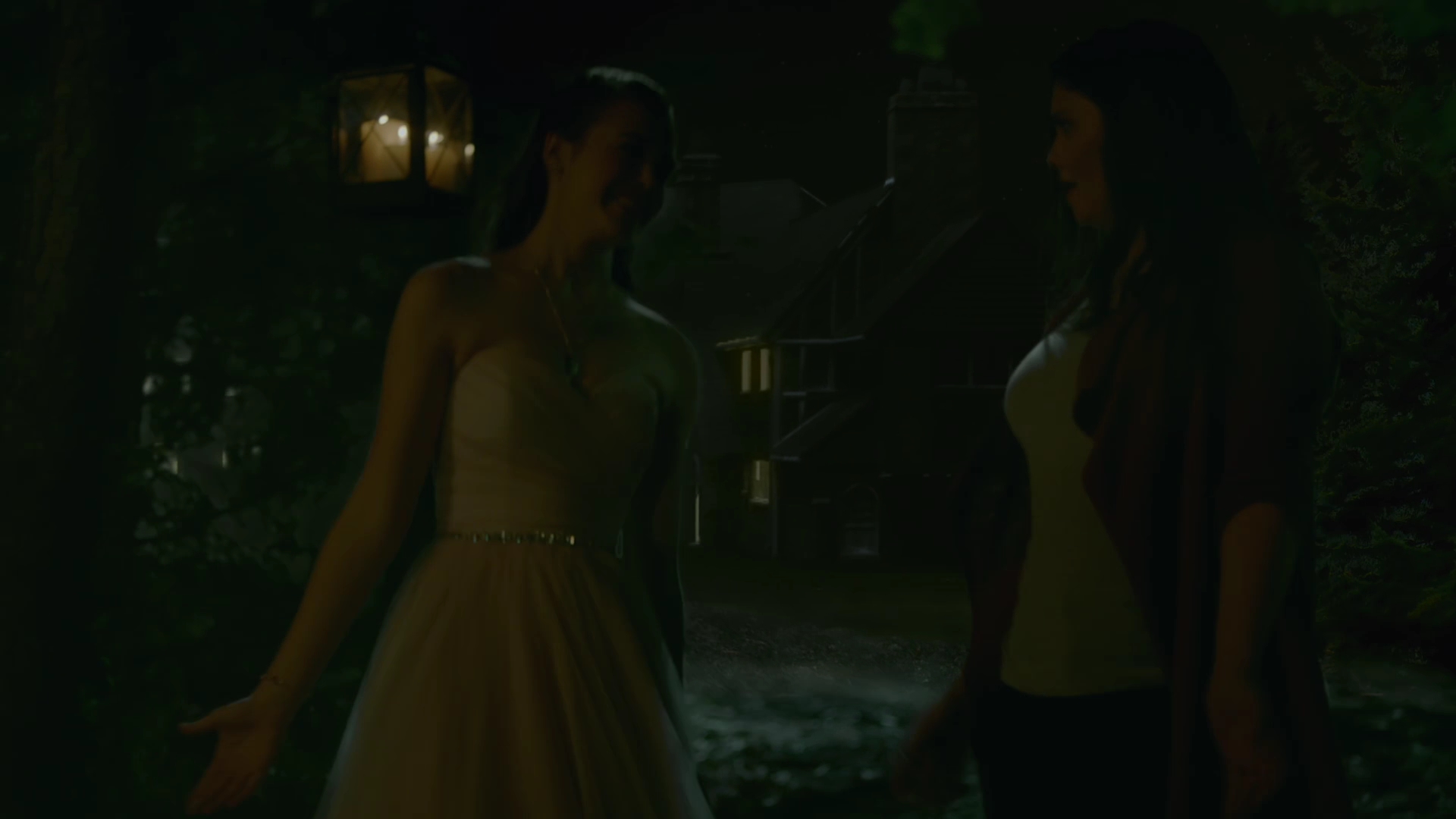 VampireDiariesWorld-dot-nl_Legacies1x06MombieDearest01300.jpg