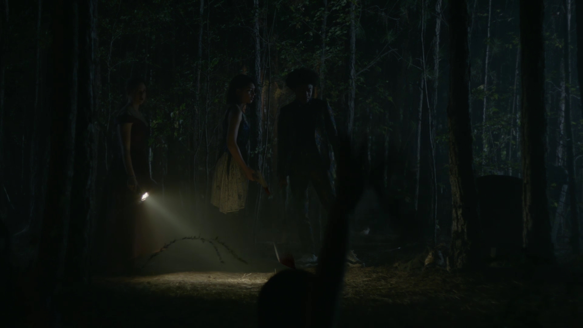 VampireDiariesWorld-dot-nl_Legacies1x06MombieDearest01653.jpg