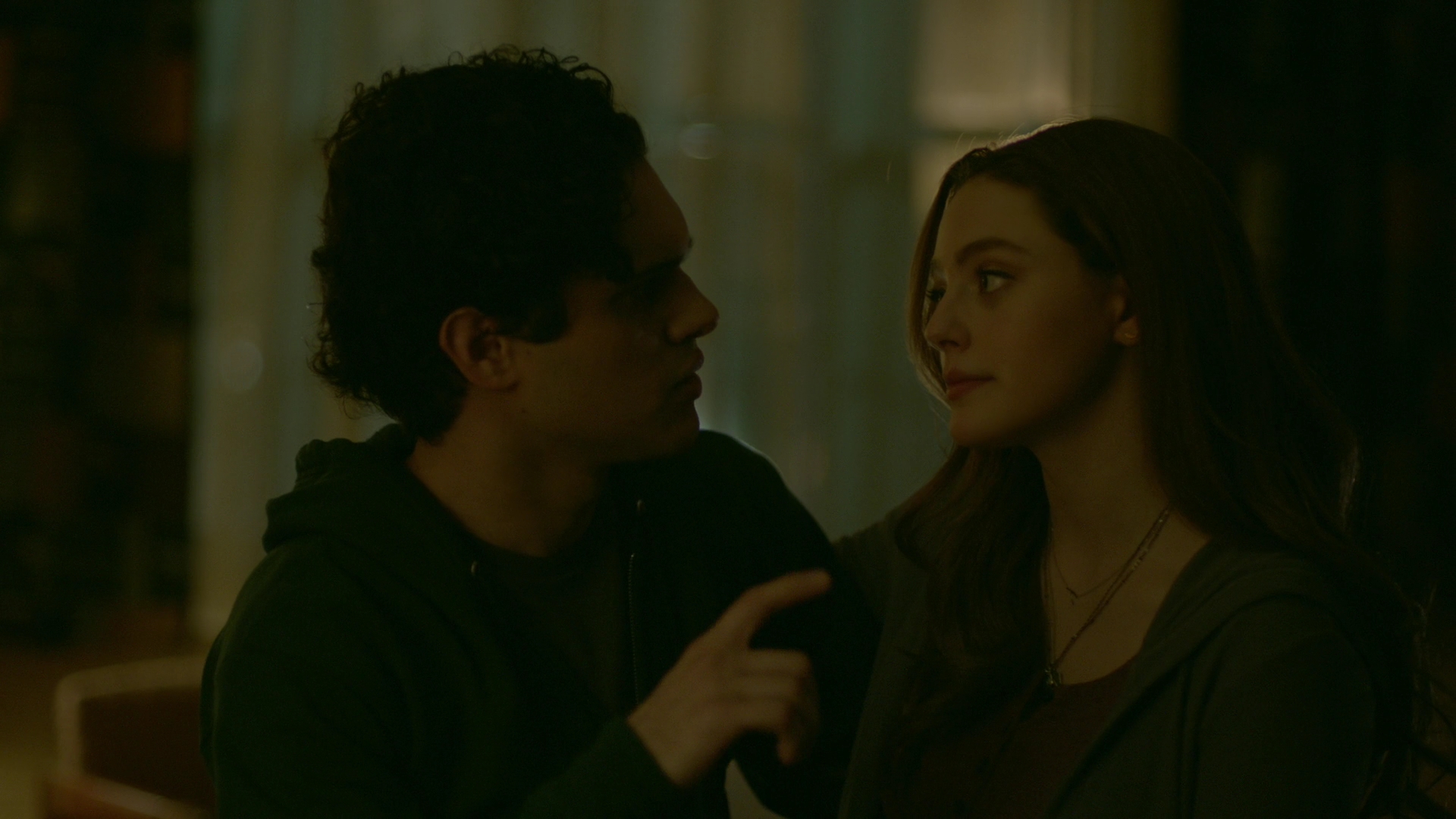 VampireDiariesWorld-dot-nl_Legacies1x08MaybeIShouldStartFromTheEnd01530.jpg