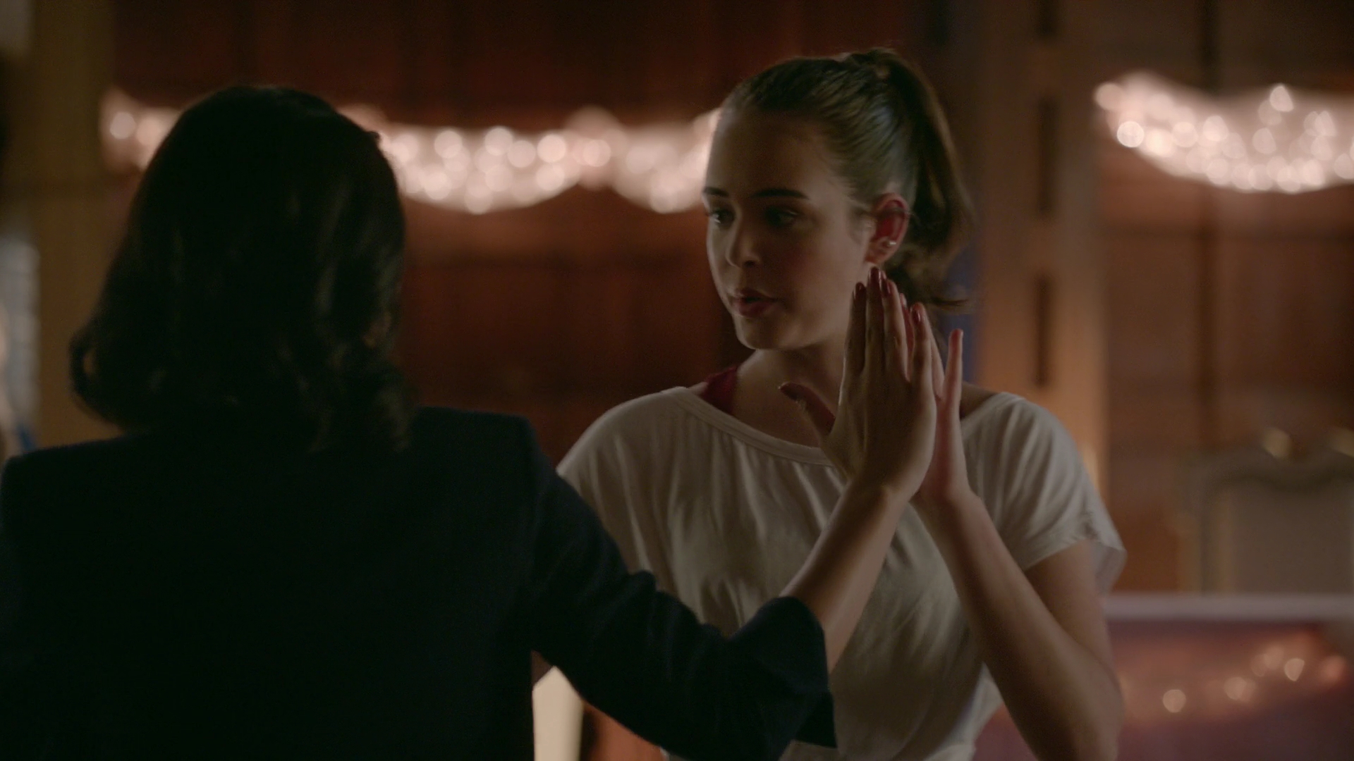 VampireDiariesWorld-dot-nl_Legacies1x14LetsJustFinishTheDance03260.jpg