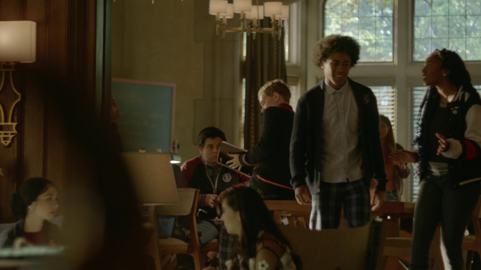 VampireDiariesWorld-dot-nl_Legacies1x14LetsJustFinishTheDance03291.jpg