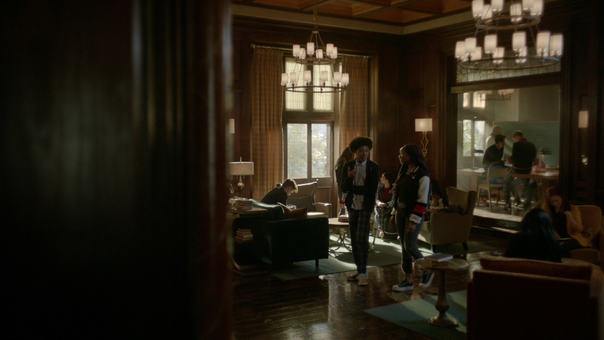 VampireDiariesWorld-dot-nl_Legacies1x14LetsJustFinishTheDance03297.jpg