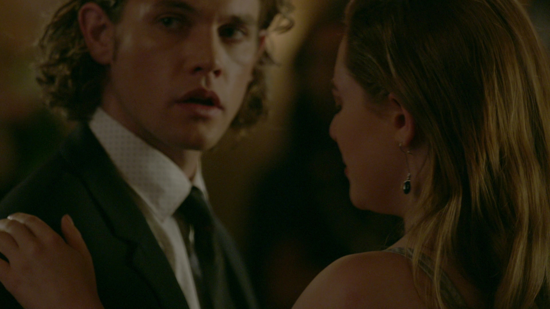 VampireDiariesWorld-dot-nl_Legacies1x14LetsJustFinishTheDance04379.jpg