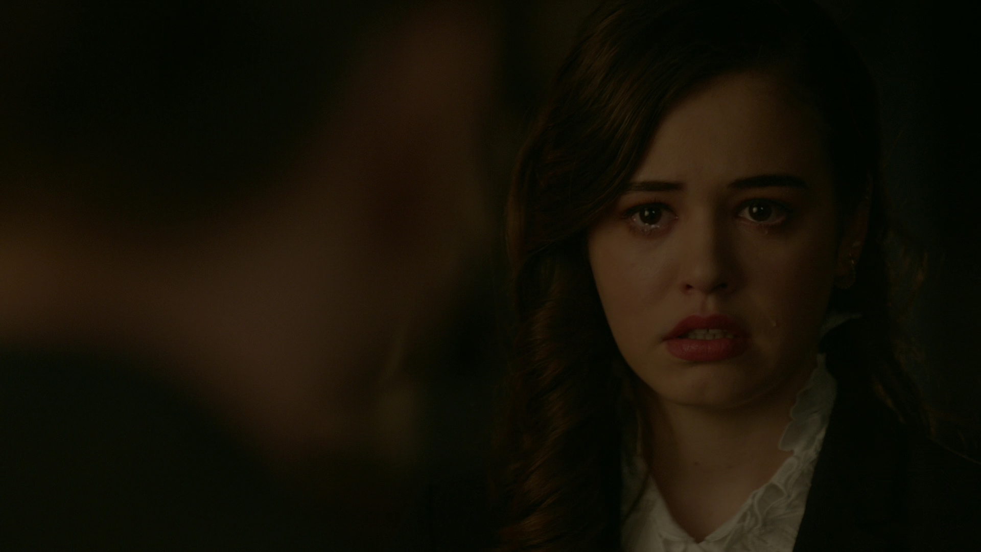 VampireDiariesWorld-dot-nl_Legacies1x15IllTellYouAStory01848.jpg