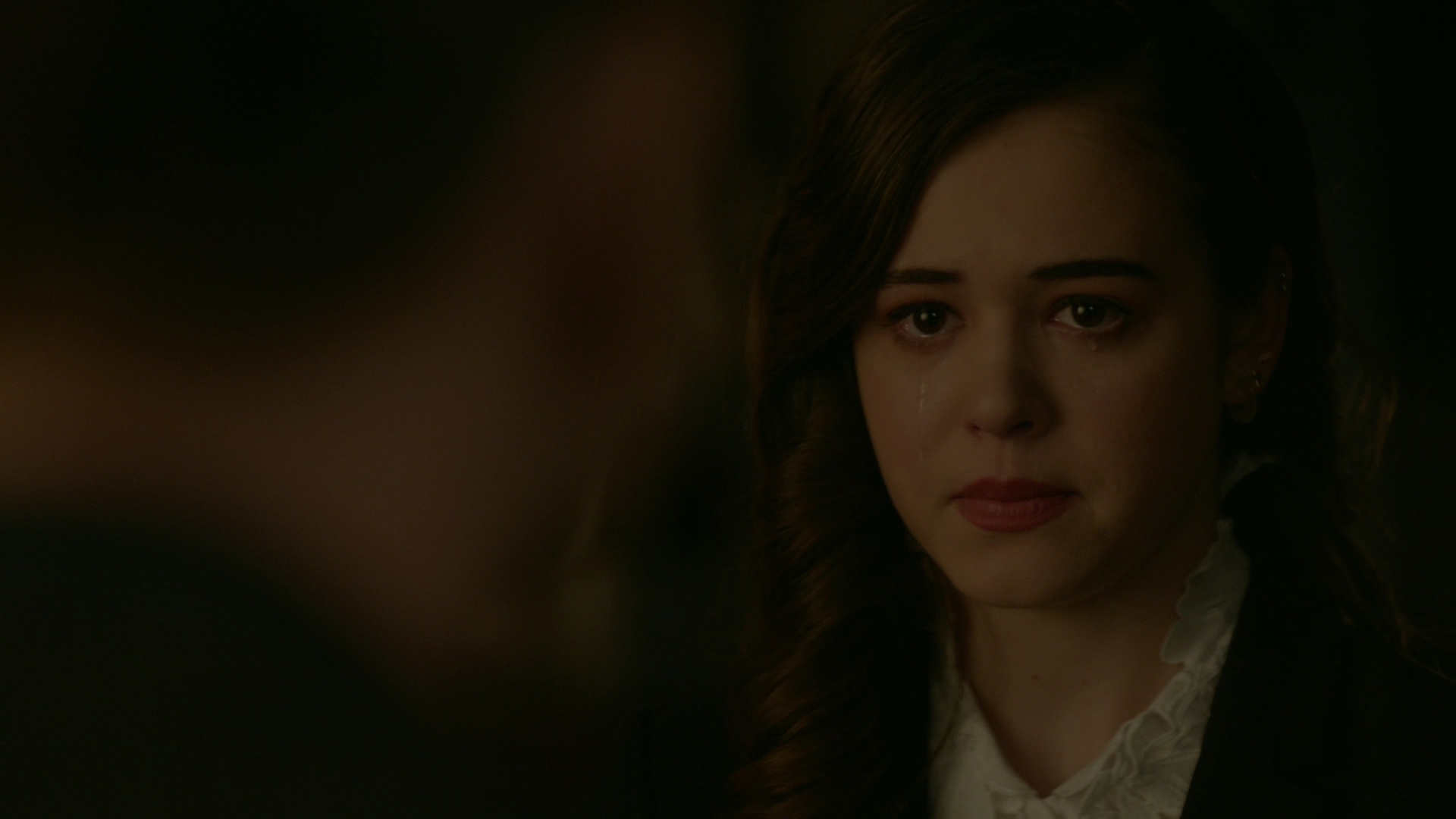 VampireDiariesWorld-dot-nl_Legacies1x15IllTellYouAStory01849.jpg