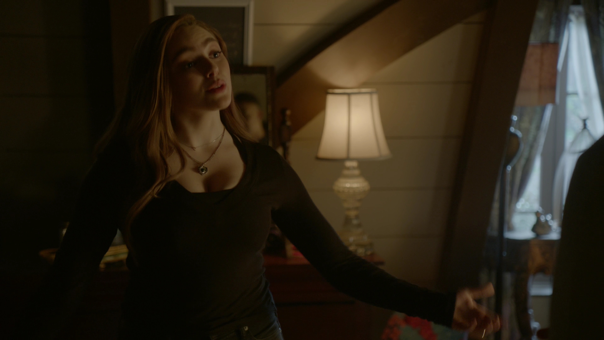 VampireDiariesWorld-dot-nl_Legacies1x15IllTellYouAStory02308.jpg