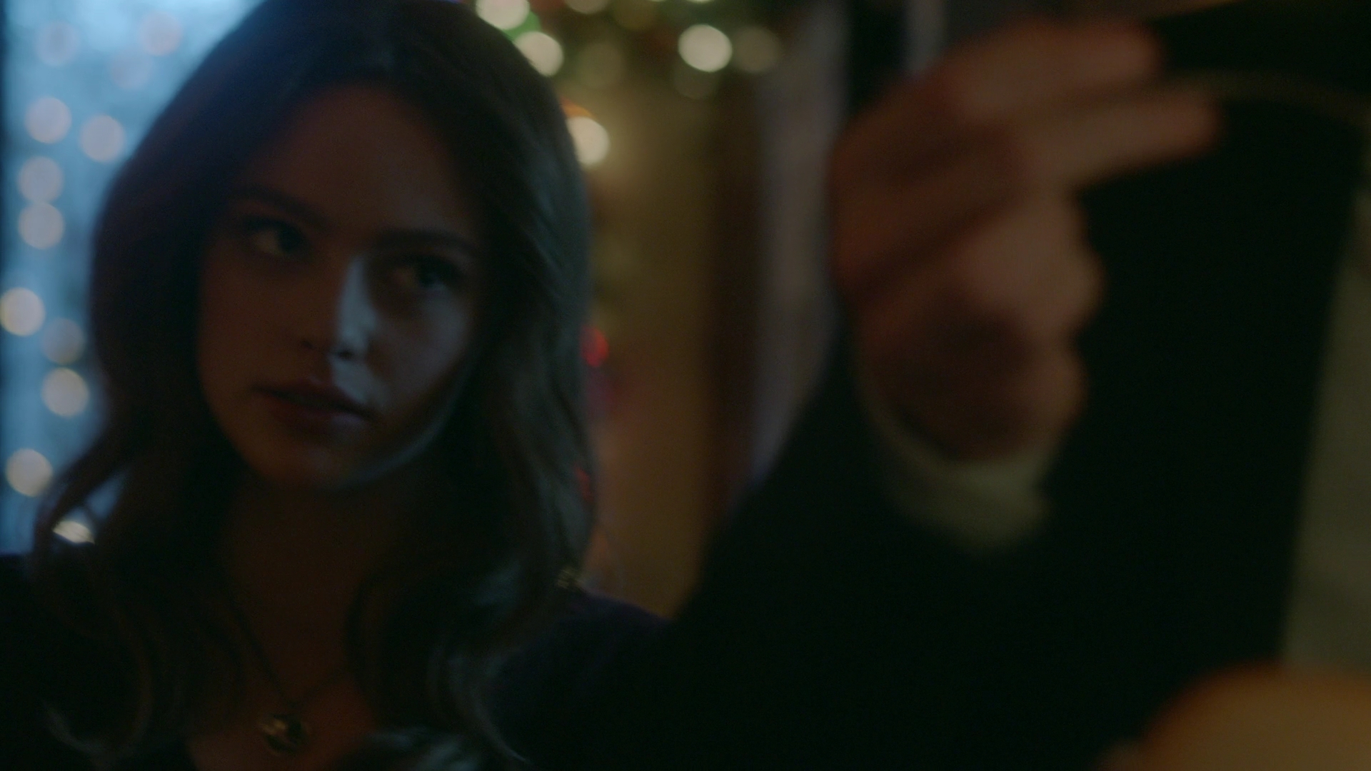 VampireDiariesWorld-dot-nl_Legacies2x08ThisChristmasIsSuprisinglyViolent0656.jpg