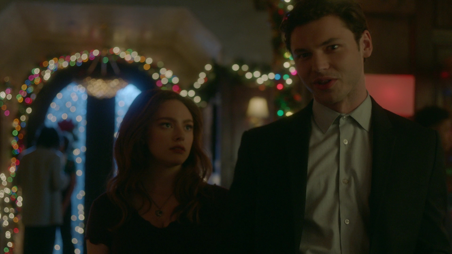 VampireDiariesWorld-dot-nl_Legacies2x08ThisChristmasIsSuprisinglyViolent0684.jpg