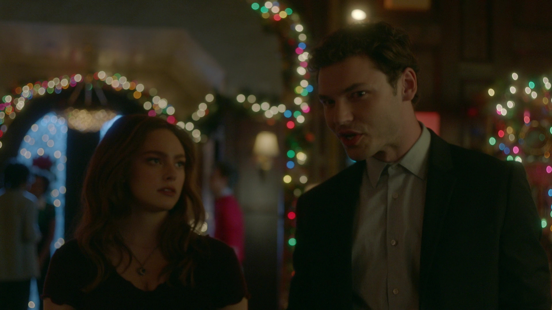 VampireDiariesWorld-dot-nl_Legacies2x08ThisChristmasIsSuprisinglyViolent0685.jpg