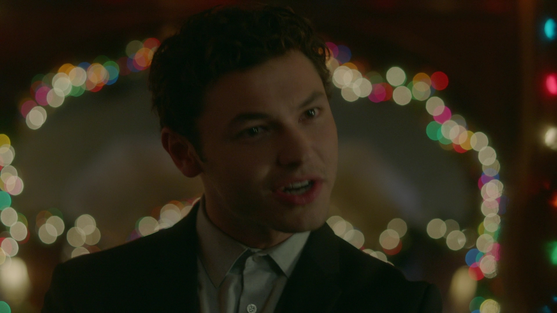 VampireDiariesWorld-dot-nl_Legacies2x08ThisChristmasIsSuprisinglyViolent0708.jpg