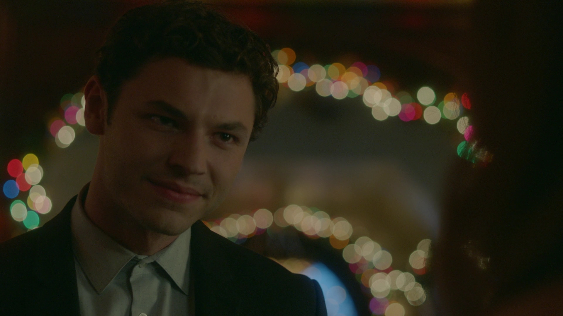 VampireDiariesWorld-dot-nl_Legacies2x08ThisChristmasIsSuprisinglyViolent0711.jpg