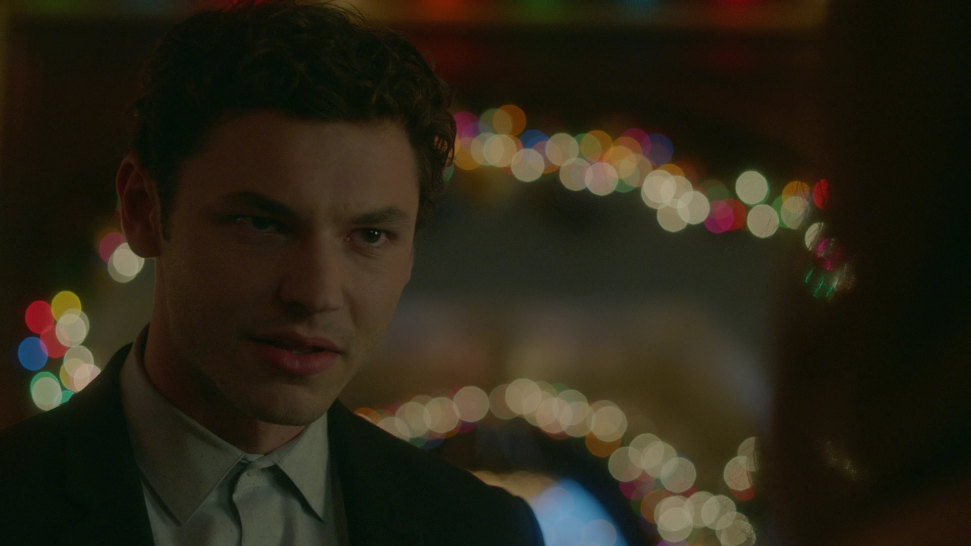 VampireDiariesWorld-dot-nl_Legacies2x08ThisChristmasIsSuprisinglyViolent0712.jpg