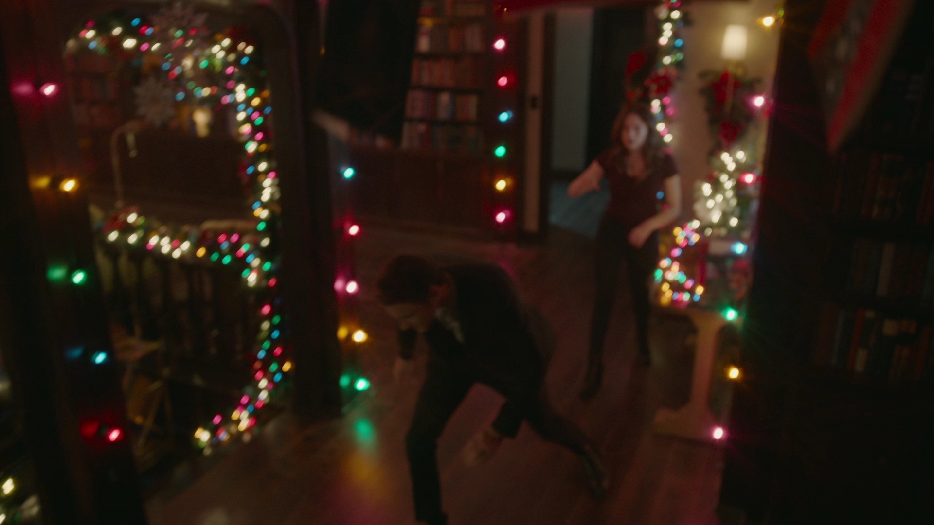 VampireDiariesWorld-dot-nl_Legacies2x08ThisChristmasIsSuprisinglyViolent0721.jpg