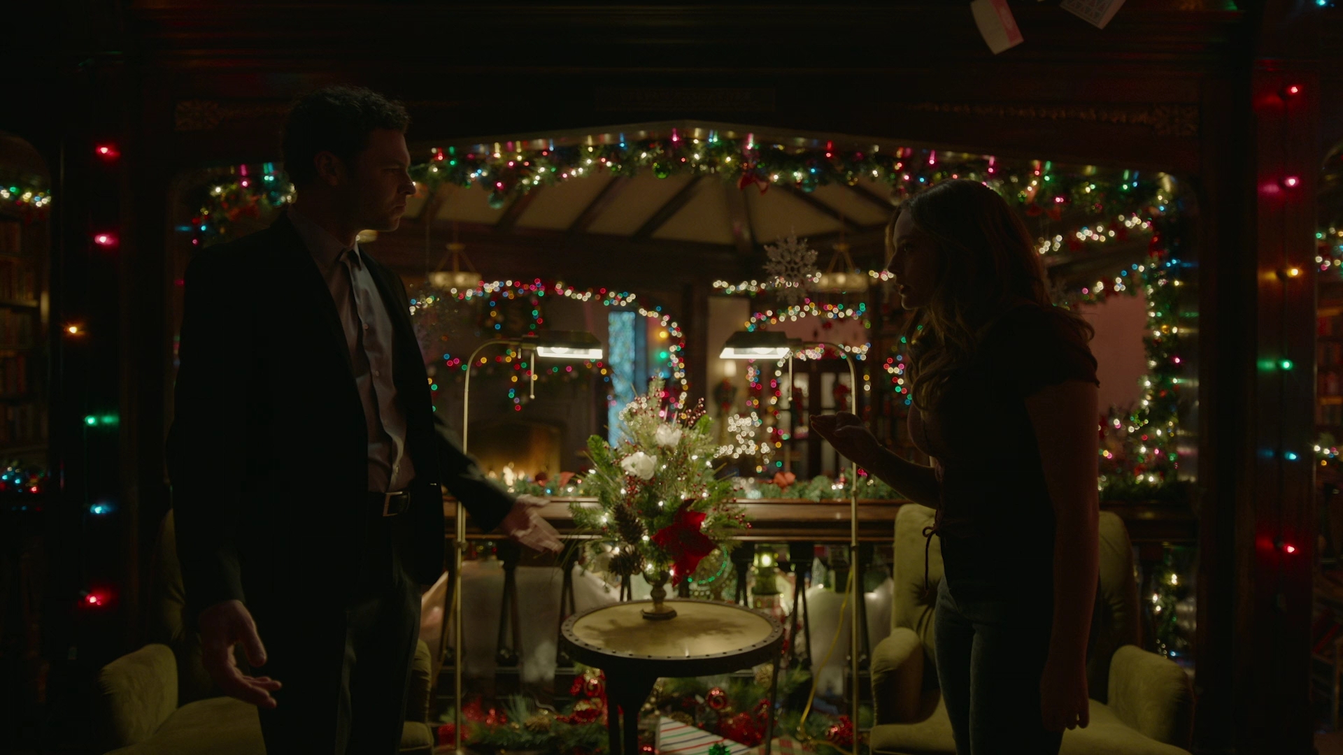 VampireDiariesWorld-dot-nl_Legacies2x08ThisChristmasIsSuprisinglyViolent0727.jpg