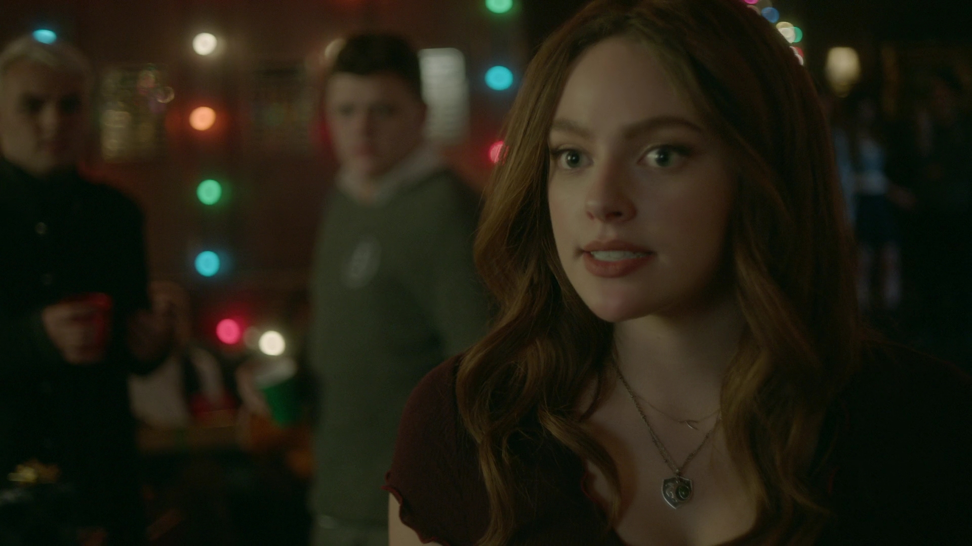 VampireDiariesWorld-dot-nl_Legacies2x08ThisChristmasIsSuprisinglyViolent0908.jpg