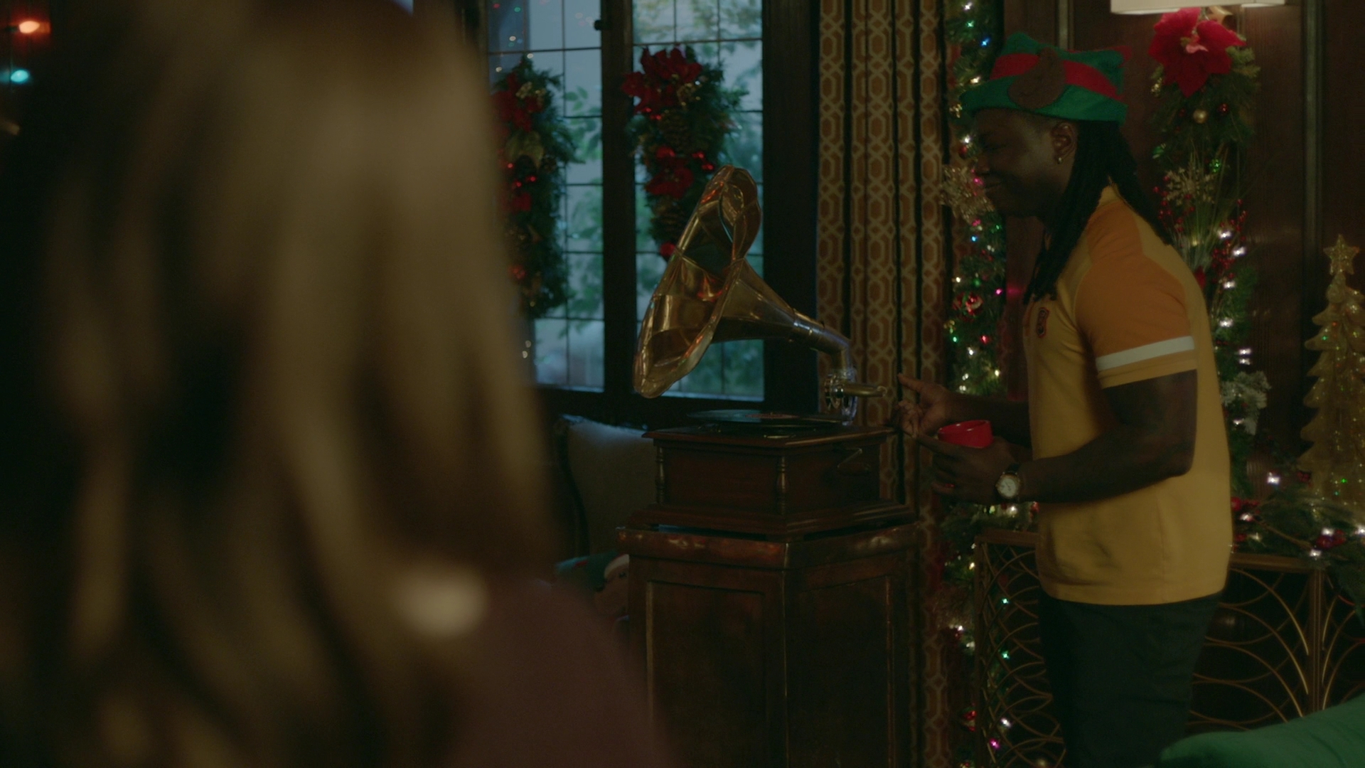 VampireDiariesWorld-dot-nl_Legacies2x08ThisChristmasIsSuprisinglyViolent0913.jpg