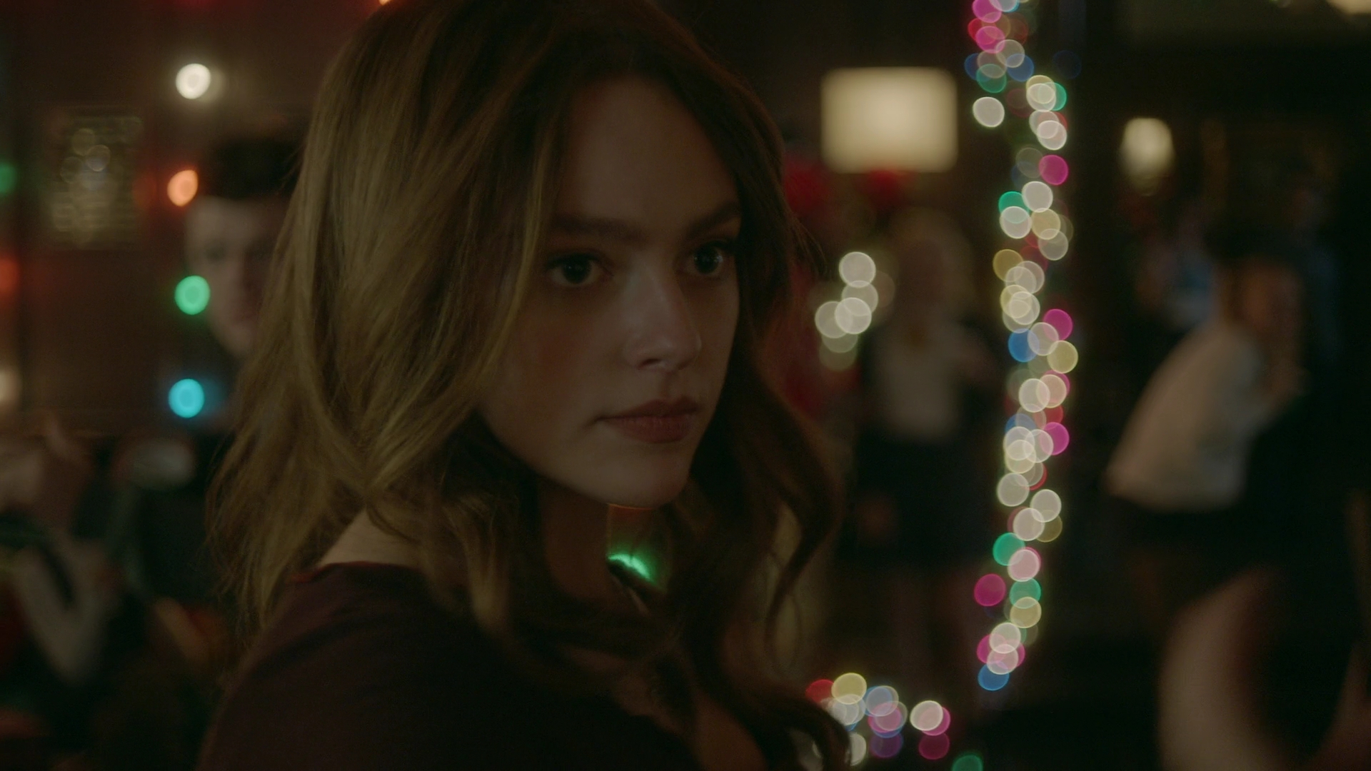 VampireDiariesWorld-dot-nl_Legacies2x08ThisChristmasIsSuprisinglyViolent0923.jpg