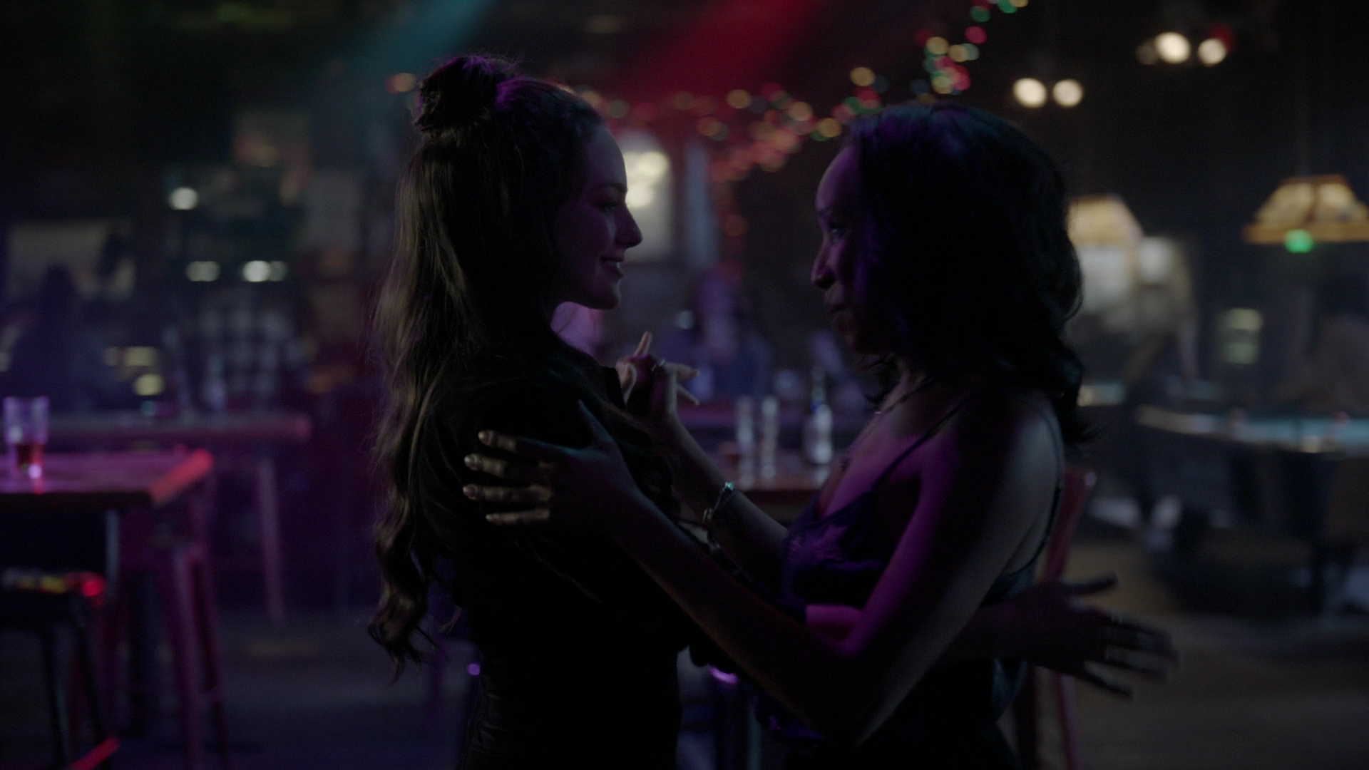 VampireDiariesWorld-dot-nl_Legacies4x05IThoughtYoudBeHappierToSeeMe0384.jpg