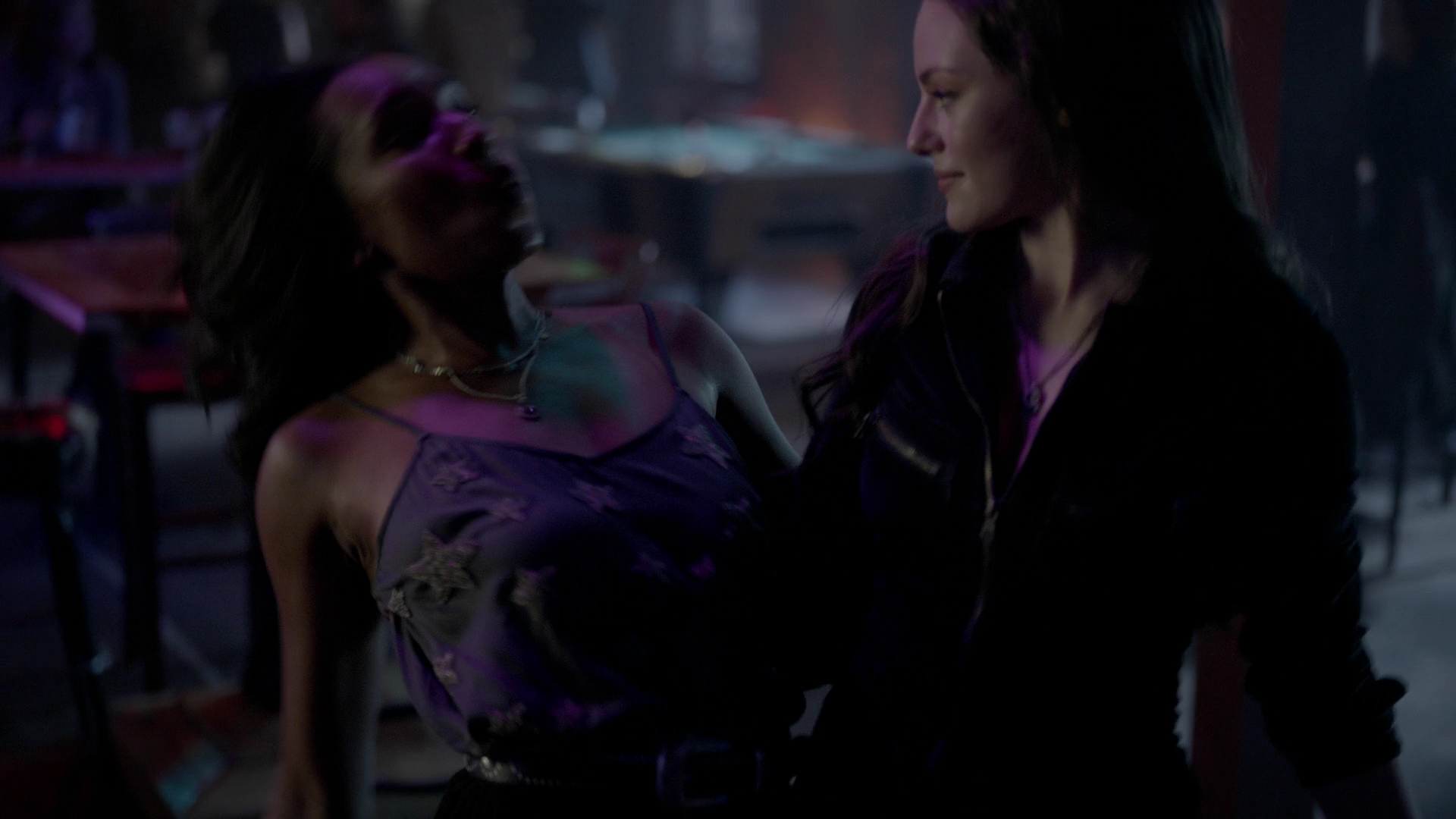 VampireDiariesWorld-dot-nl_Legacies4x05IThoughtYoudBeHappierToSeeMe0391.jpg