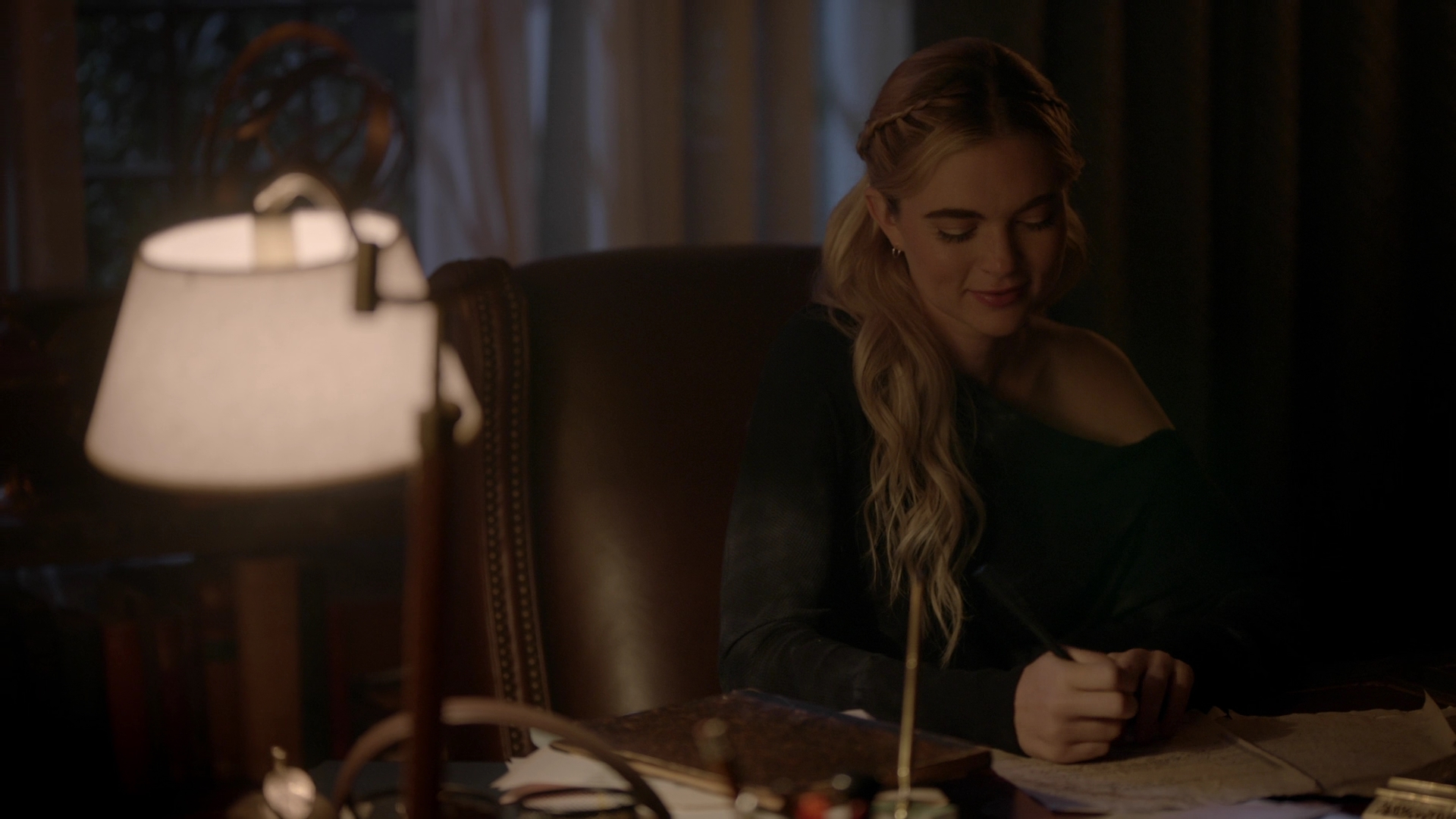 VampireDiariesWorld-dot-nl_Legacies4x08YouWillRememberMe2401.jpg