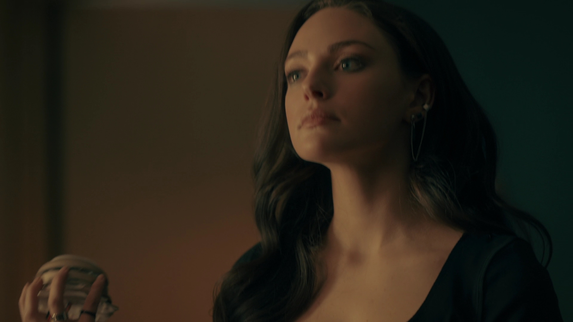 vampirediariesworld-dot-nl_Legacies4x12NotAllThoseWhoWanderAreLost1235.jpg