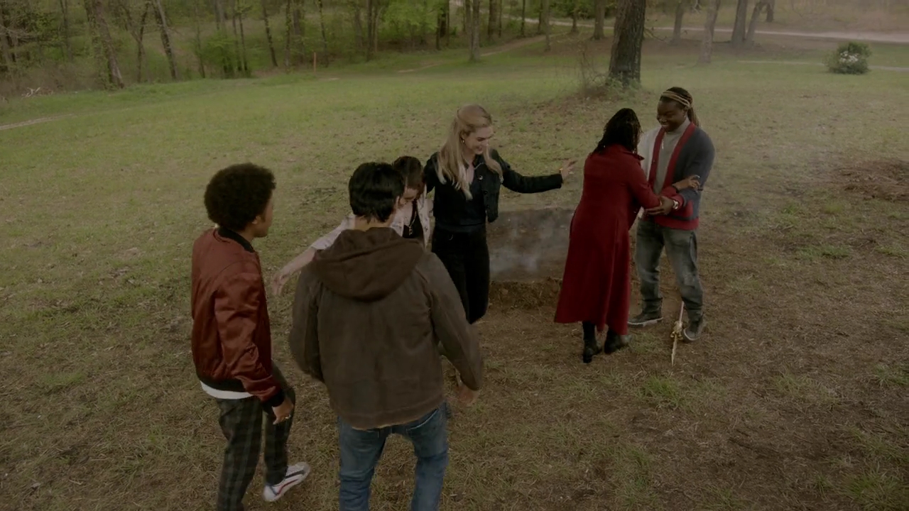 VampireDiariesWorld-dot-nl_Legacies4x19ThisCanOnlyEndinBlood2122.jpg