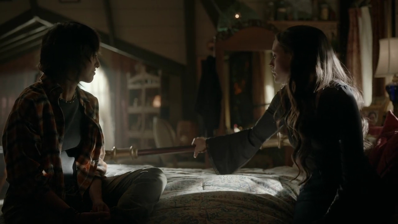 VampireDiariesWorld-dot-nl_Legacies4x20JustDontBeAStrangerOkay0106.jpg