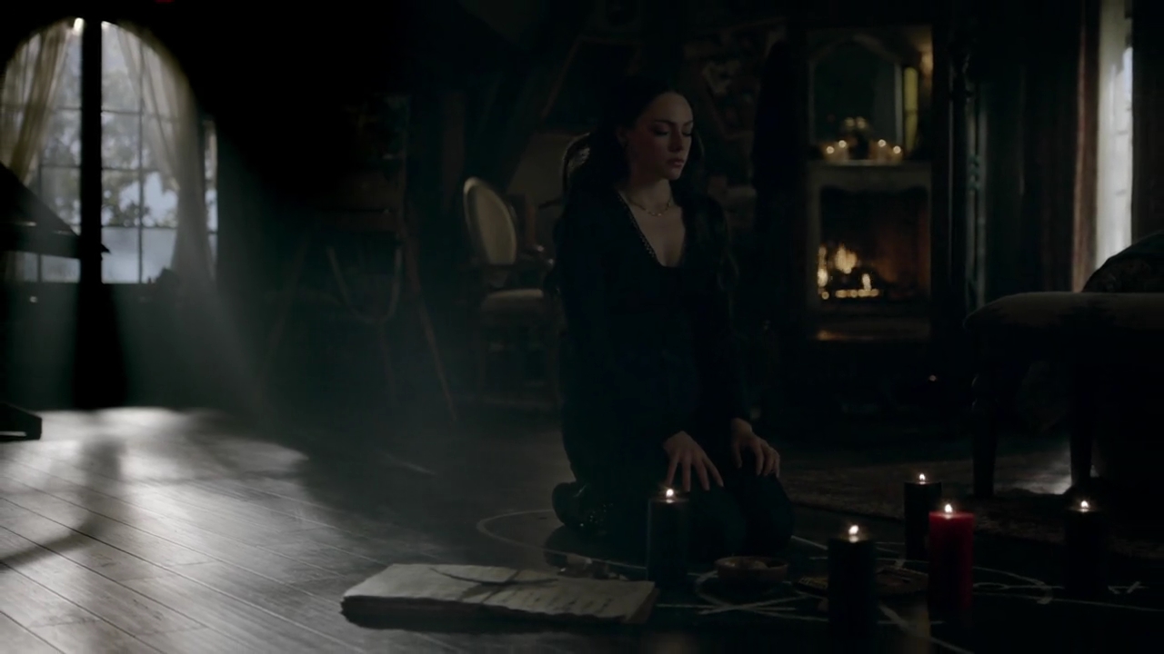 VampireDiariesWorld-dot-nl_Legacies4x20JustDontBeAStrangerOkay0517.jpg