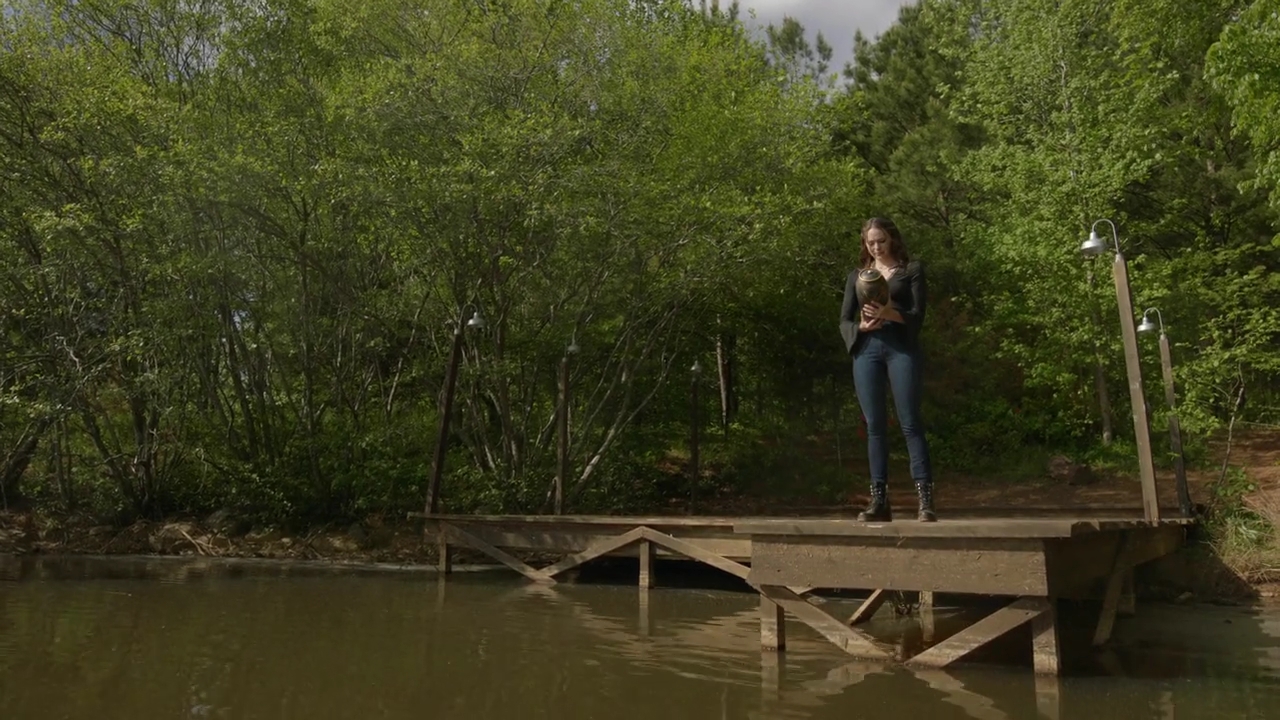 VampireDiariesWorld-dot-nl_Legacies4x20JustDontBeAStrangerOkay1252.jpg
