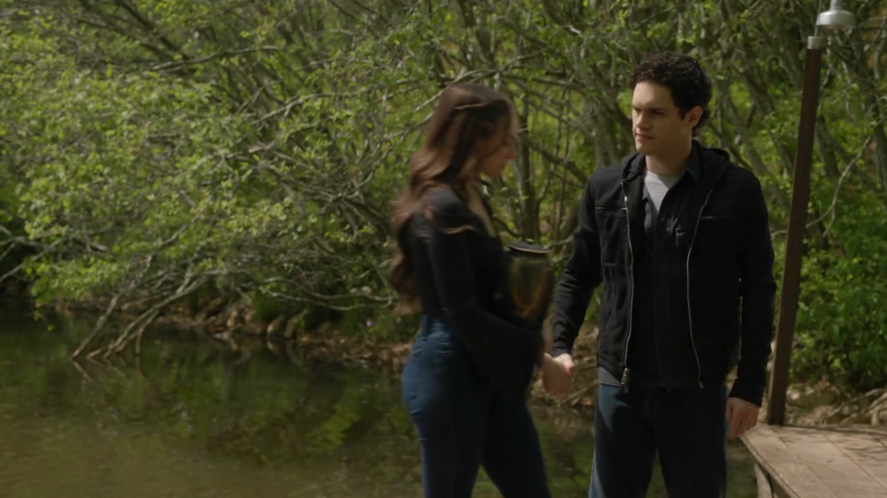 VampireDiariesWorld-dot-nl_Legacies4x20JustDontBeAStrangerOkay1271.jpg