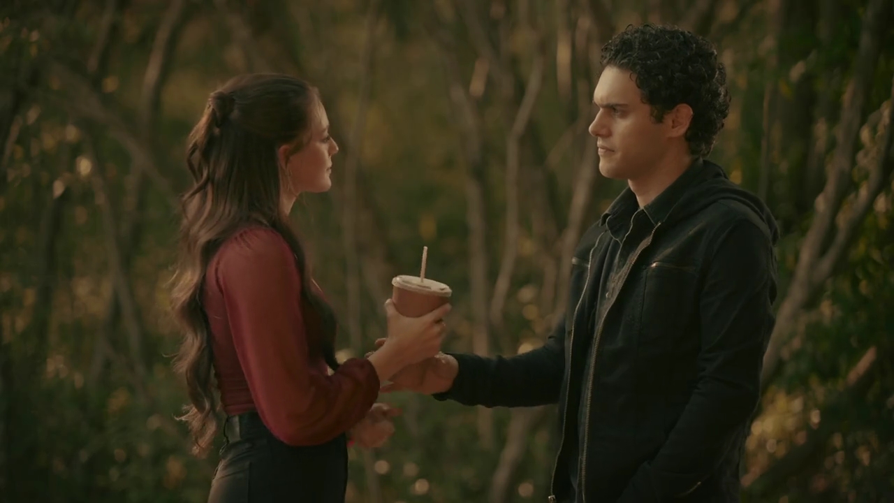 VampireDiariesWorld-dot-nl_Legacies4x20JustDontBeAStrangerOkay2307.jpg