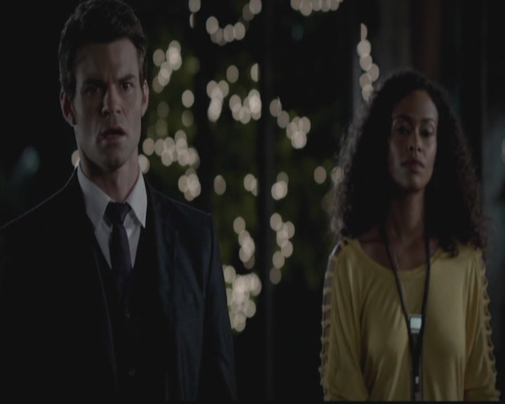 VampireDiariesWorld-dot-org_TheOriginals1x01AlwaysandForever0364.jpg