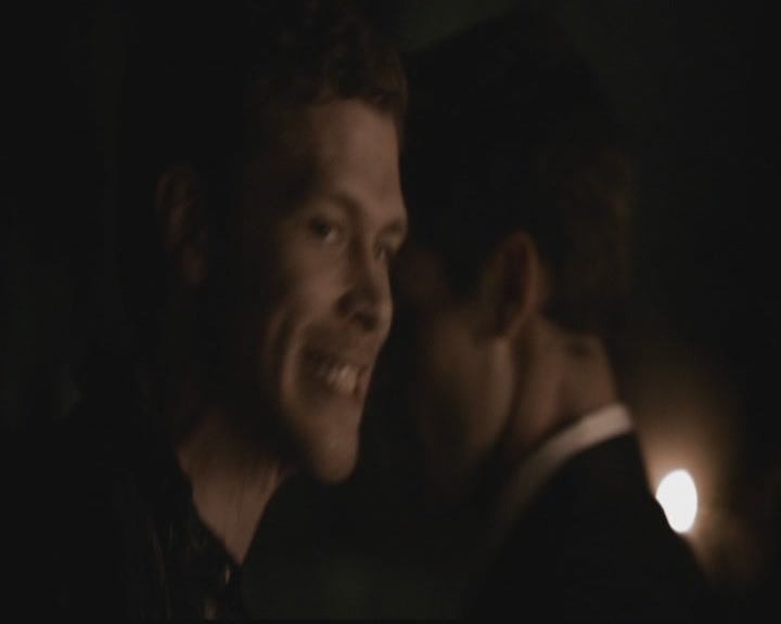 VampireDiariesWorld-dot-org_TheOriginals1x01AlwaysandForever1180.jpg
